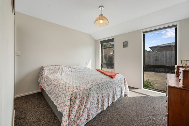 Photo of property in 15a Frederick Place, Whalers Gate, New Plymouth, 4310