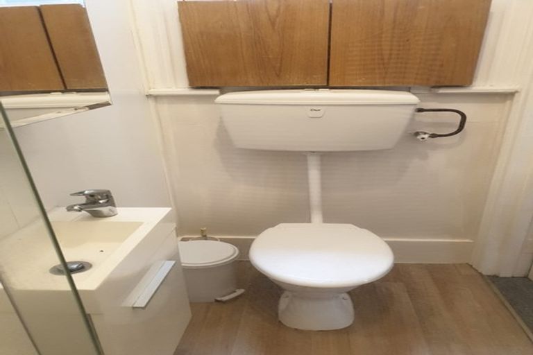 Photo of property in 18 Portland Crescent, Thorndon, Wellington, 6011