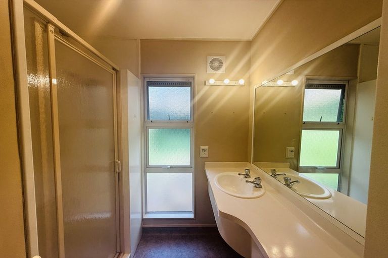 Photo of property in 17 Pounamu Avenue, Greenhithe, Auckland, 0632