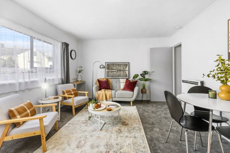 Photo of property in 3/52 Russell Terrace, Berhampore, Wellington, 6023