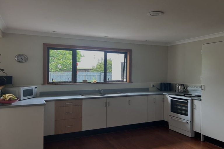 Photo of property in 114 Pahiatua Street, Hokowhitu, Palmerston North, 4410