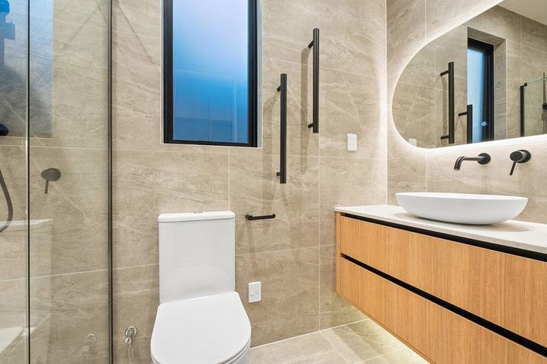 Photo of property in 15c Kiri Place, Mairangi Bay, Auckland, 0630