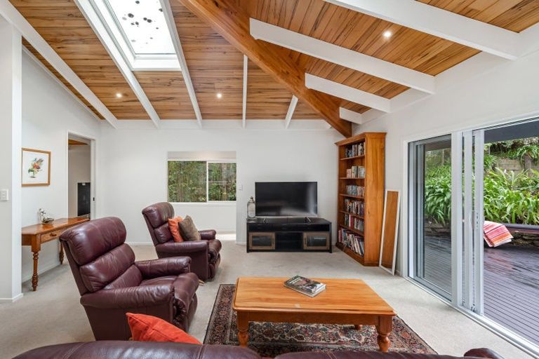 Photo of property in 92a Beach Road, Mellons Bay, Auckland, 2014