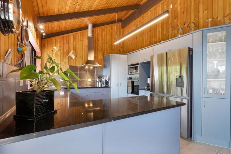 Photo of property in 158 Mcleod Road, South Head, Helensville, 0874