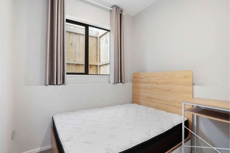 Photo of property in 152c Colwill Road, Massey, Auckland, 0614