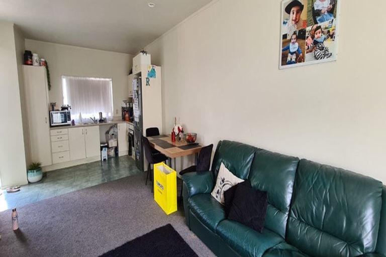 Photo of property in 14 Vitex Lane, Henderson, Auckland, 0612