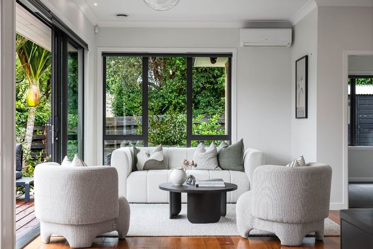 Photo of property in 35 Rock Isle Road, Torbay, Auckland, 0630