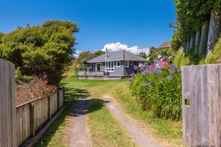 Photo of property in 7a Hona Street, Waikanae Beach, Waikanae, 5036