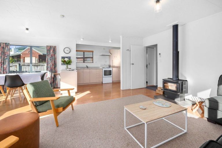 Photo of property in 4 Antonia Place, Kinloch, Taupo, 3377