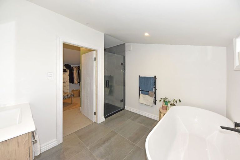 Photo of property in 208 Springfield Road, St Albans, Christchurch, 8014