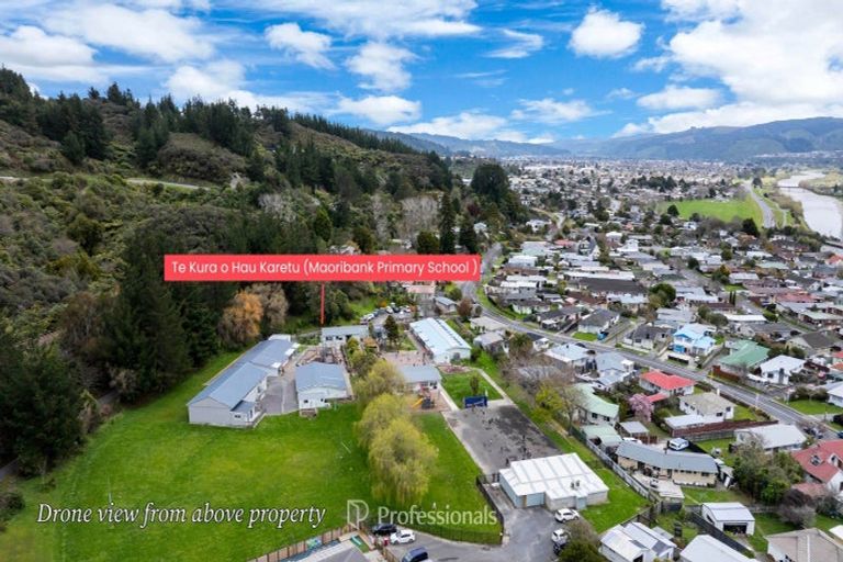 Photo of property in 11 Monarch Grove, Maoribank, Upper Hutt, 5018