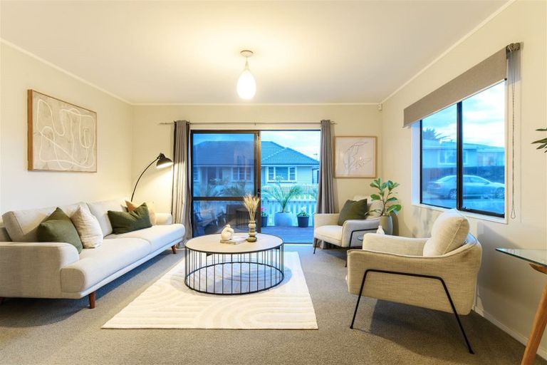 Photo of property in 2/18 Gloria Avenue, Te Atatu Peninsula, Auckland, 0610