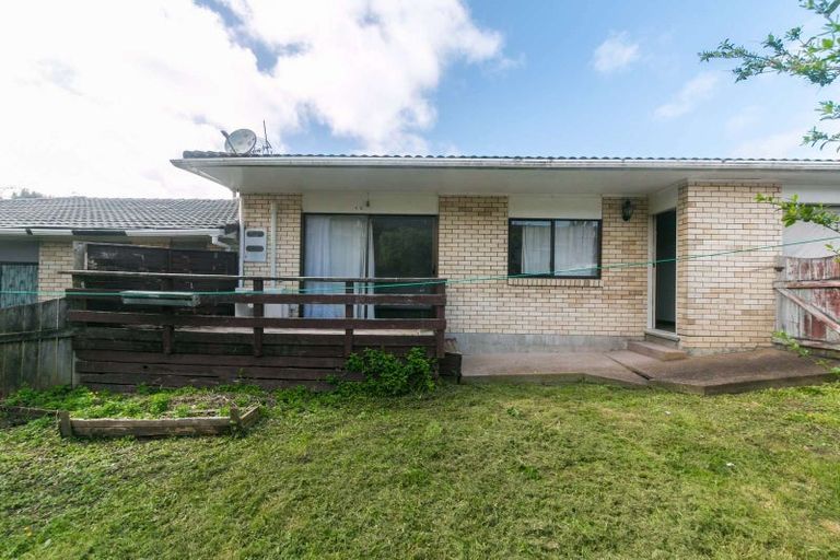 Photo of property in 1/30 Trojan Crescent, New Lynn, Auckland, 0600