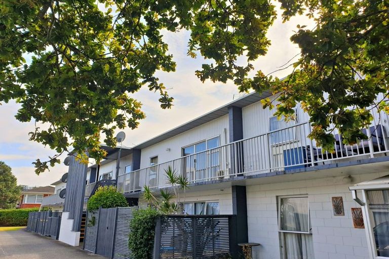 Photo of property in 9/41 Anzac Road, Browns Bay, Auckland, 0630