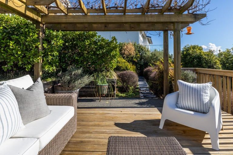 Photo of property in 14 Bay View Road, Bluff Hill, Napier, 4110