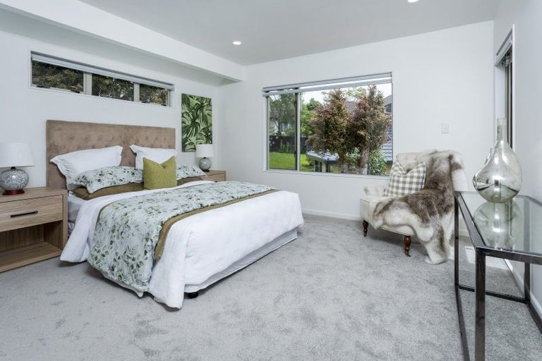 Photo of property in 46 Goldfinch Rise, Unsworth Heights, Auckland, 0632