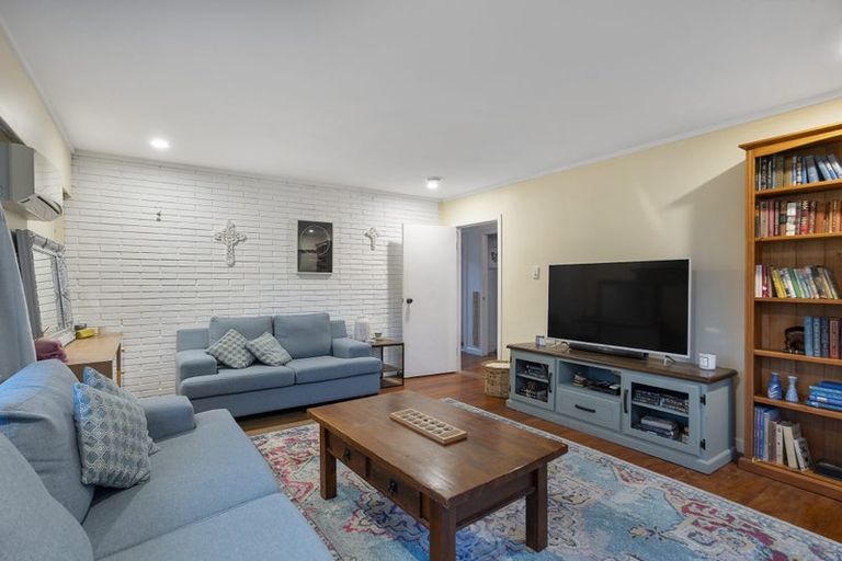 Photo of property in 91 Hutchinson Avenue, New Lynn, Auckland, 0600