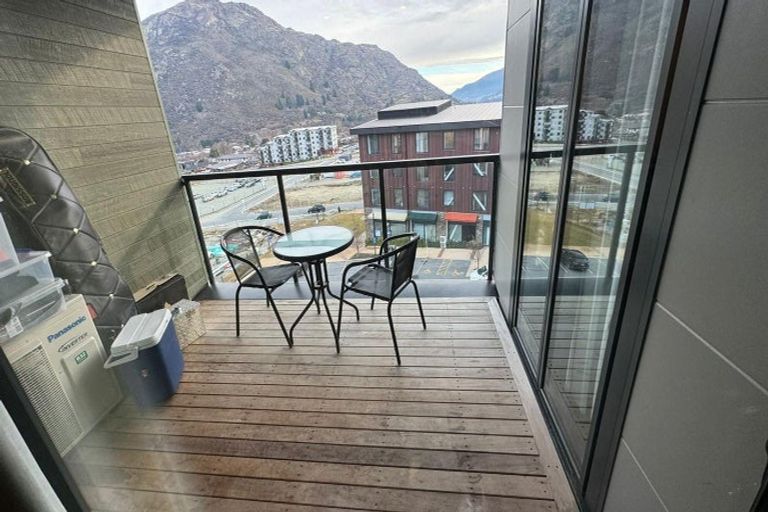 Photo of property in Wyndham Gardens Apartments, 30 Red Oaks Drive, Frankton, Queenstown, 9300