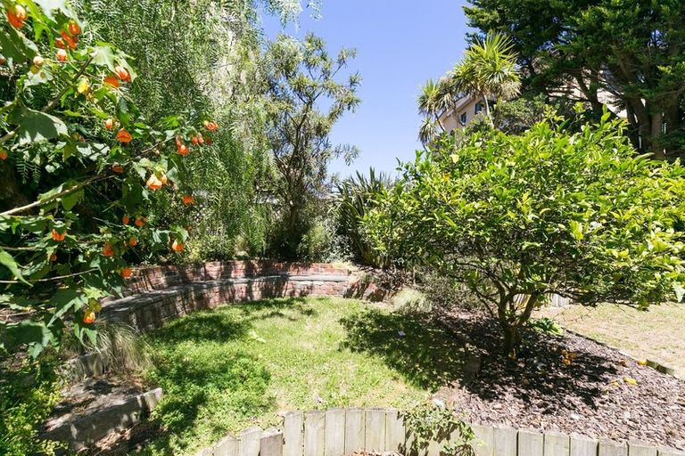 Photo of property in 25 Royal Street, Berhampore, Wellington, 6023