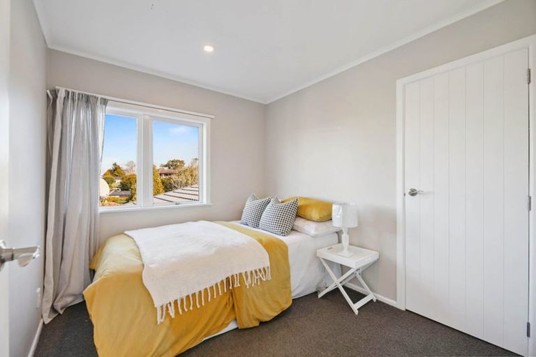 Photo of property in 19 Beach Road, Mellons Bay, Auckland, 2014