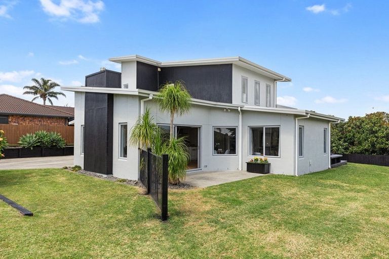 Photo of property in 13 Olive Close, Omokoroa, 3114