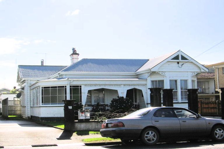 Photo of property in 13 Donald Street, Regent, Whangarei, 0112