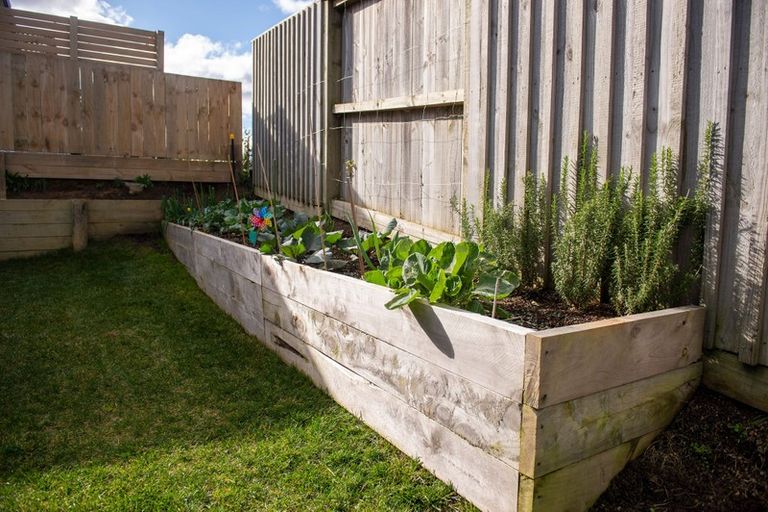 Photo of property in 18 Okataina Street, Pyes Pa, Tauranga, 3112