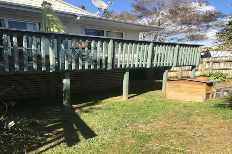 Photo of property in 2/51a Vincent Street, Howick, Auckland, 2014