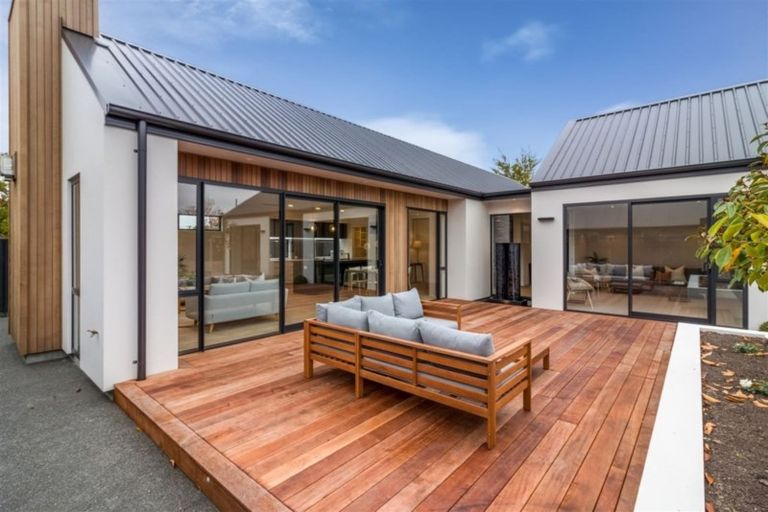 Photo of property in 43 Chepstow Avenue, Fendalton, Christchurch, 8052