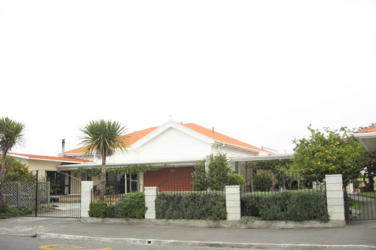 Photo of property in 4 Colenso Avenue, Hospital Hill, Napier, 4110
