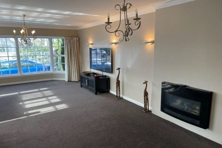 Photo of property in 55 Straven Road, Riccarton, Christchurch, 8011