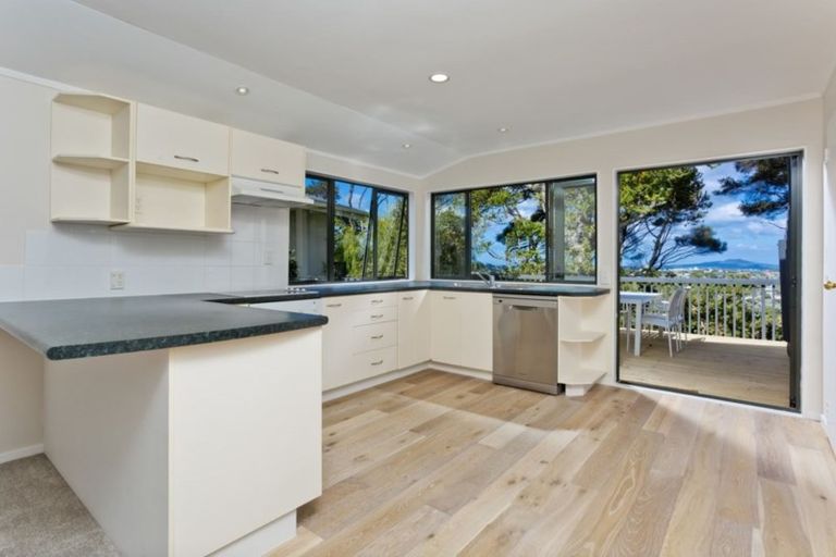Photo of property in 2/22 Arcadia Crescent, Bayview, Auckland, 0629