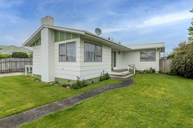 Photo of property in 16 Matipo Street, Levin, 5510