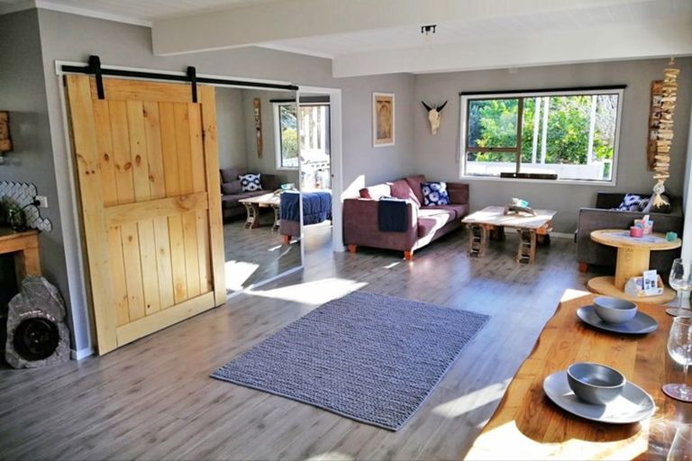 Photo of property in 129 Oakura Road, Oakura, Hikurangi, 0184