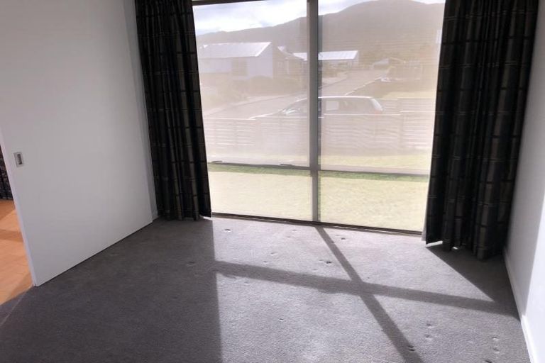 Photo of property in 11 Otonga Heights, Maungaraki, Lower Hutt, 5010