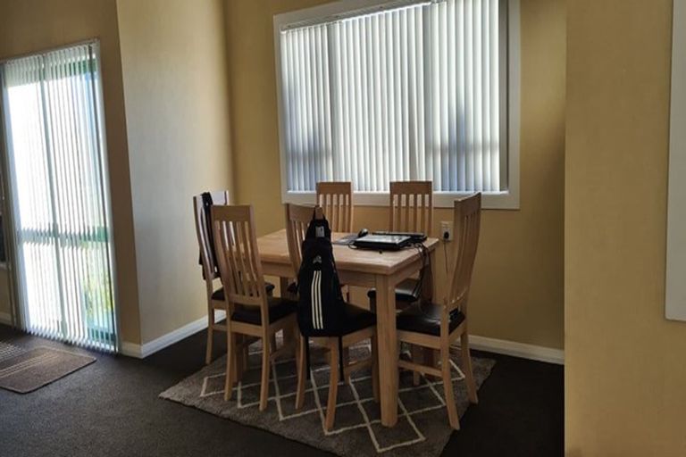 Photo of property in 10 Abbotsford Road, Waipawa, 4210