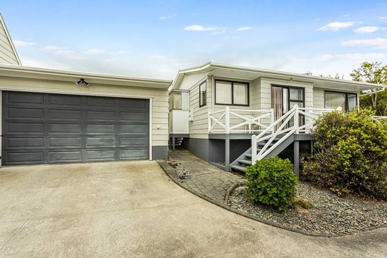 Photo of property in 14a Chablis Place, Henderson, Auckland, 0612