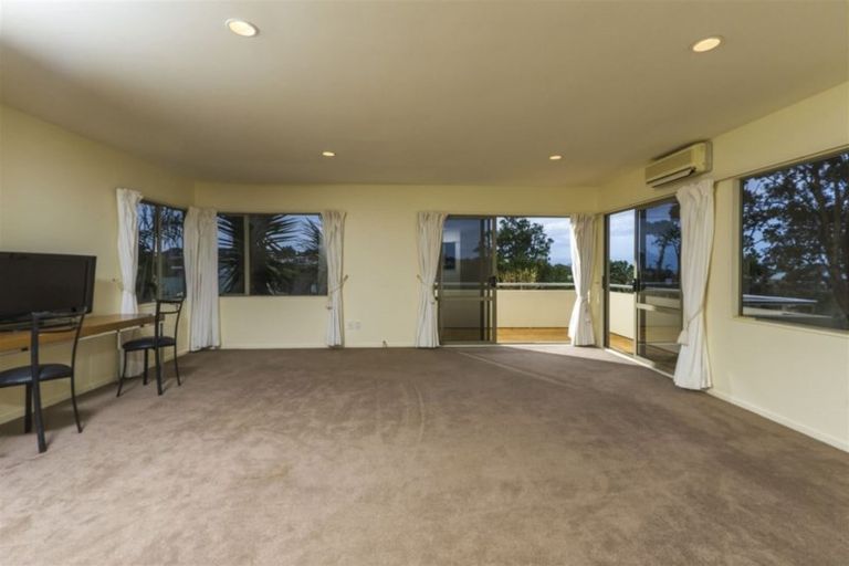 Photo of property in 1/9 Auld Street, Torbay, Auckland, 0630