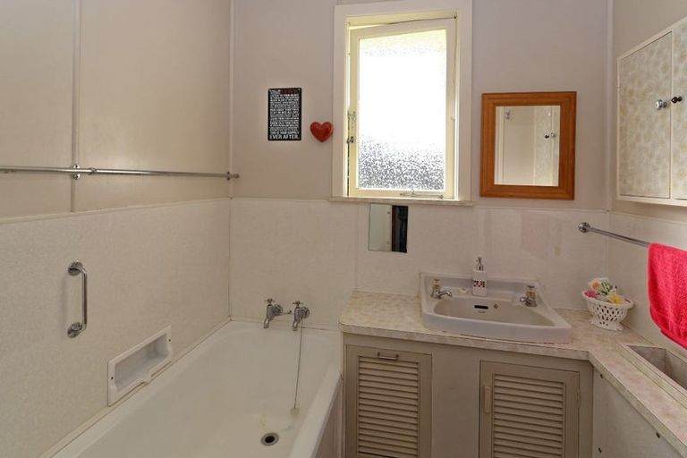 Photo of property in 10 Hampton Place, St Andrews, Hamilton, 3200