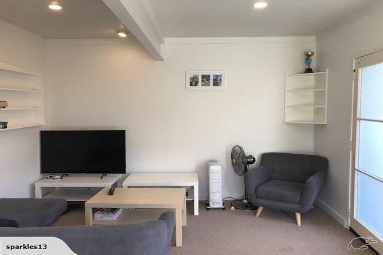 Photo of property in 16 Keldale Place, Forrest Hill, Auckland, 0620