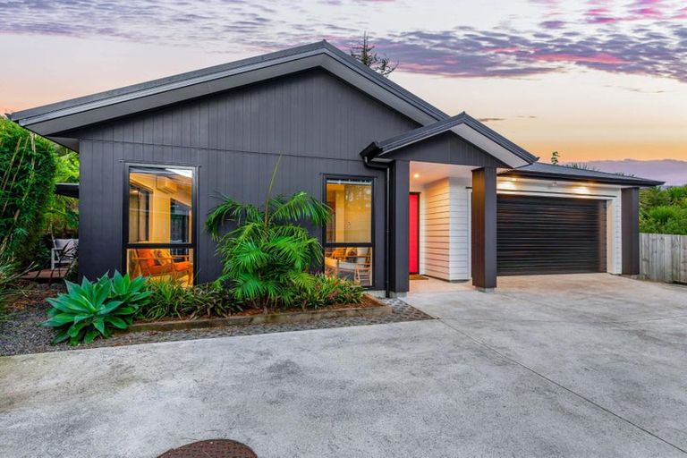 Photo of property in 7 Tarara Lane, Kumeu, 0810