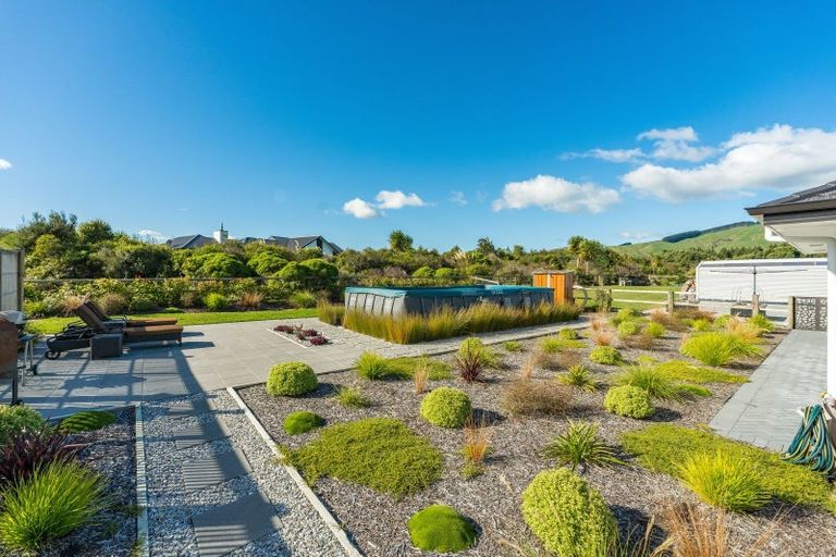 Photo of property in 1 Ribbonwood Lane, Kinloch, Taupo, 3377