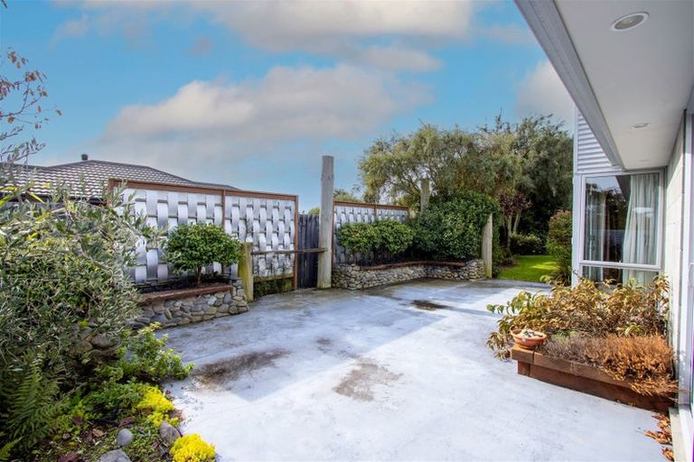 Photo of property in 14 James Drive, Woodend, 7610