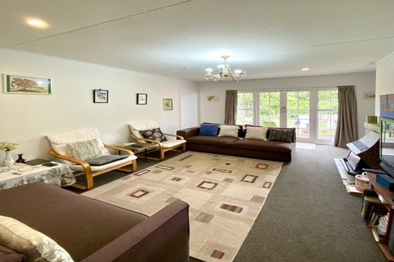 Photo of property in 15 Holdsworth Avenue, Trentham, Upper Hutt, 5018