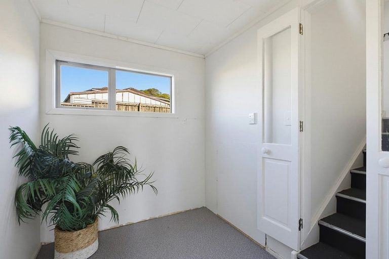 Photo of property in 128 Pikarere Street, Titahi Bay, Porirua, 5022