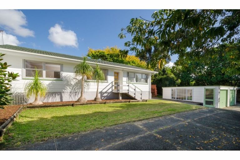 Photo of property in 2/3 Talavera Place, Te Atatu South, Auckland, 0602