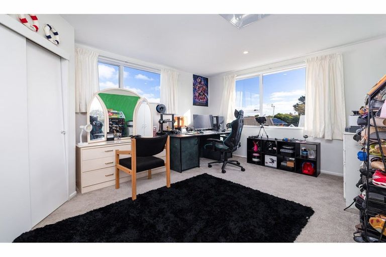 Photo of property in 18 Pateke Place, Bromley, Christchurch, 8062