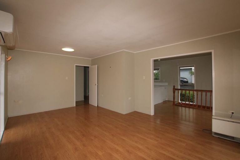 Photo of property in 20 Simon Ellice Drive, Bayview, Auckland, 0629
