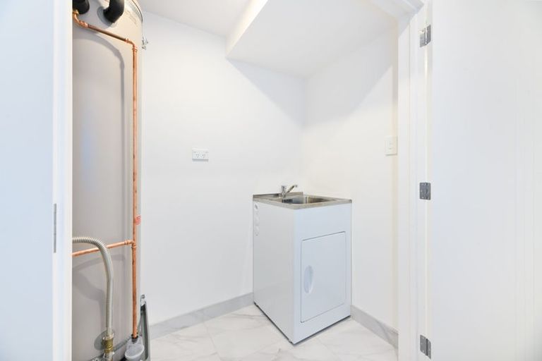 Photo of property in 17e Ranch Avenue, Beach Haven, Auckland, 0626