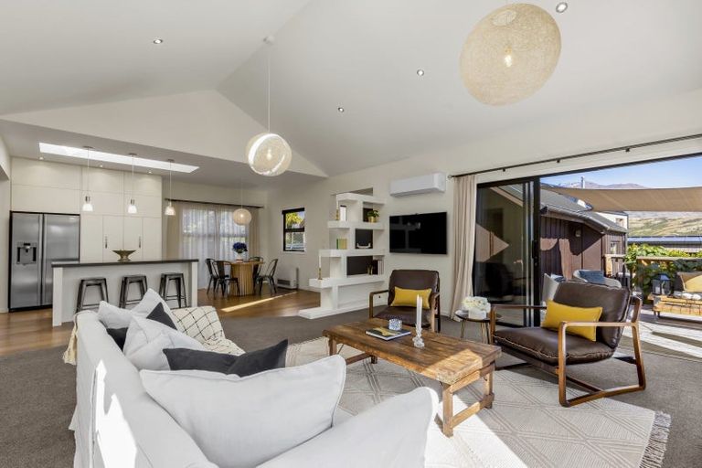 Photo of property in 4 Arran Lane, Jacks Point, Queenstown, 9371